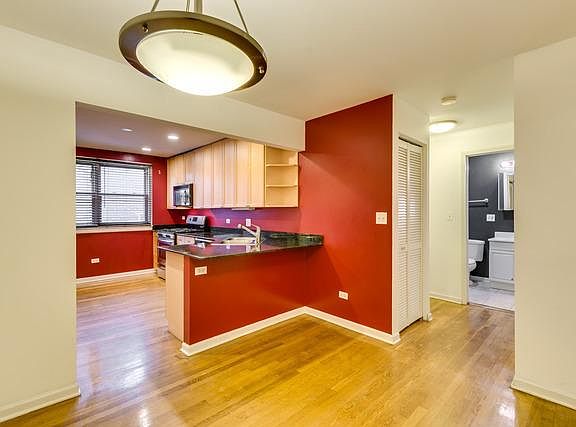 2nd image of 1538 W Chase Ave APT 1S