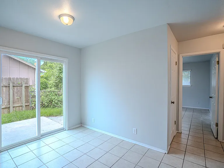 12403 Tree Line Dr #B — Photo 5