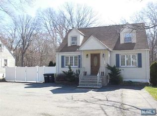 142 Valley Rd, Wayne, NJ 07470