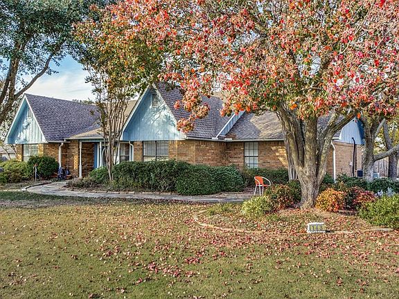 3rd image of 143 S Meadowbrook Dr