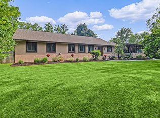 3 Woodbourne Rd, New Hartford, NY 13413