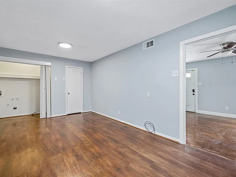 325 Paddy St — Photo 7
