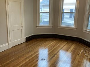 28 Beaufort St #2B, Providence, RI 02908