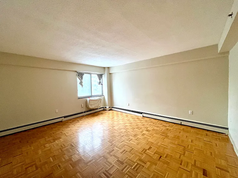 1025 Hancock St #G — Photo 6
