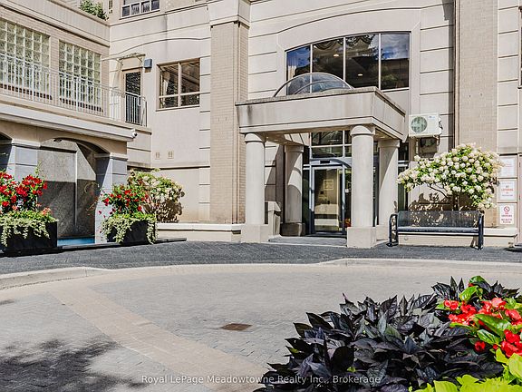 4th image of 5418 Yonge St #1016