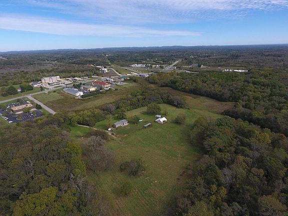 2nd image of 1540 Bear Creek Pike