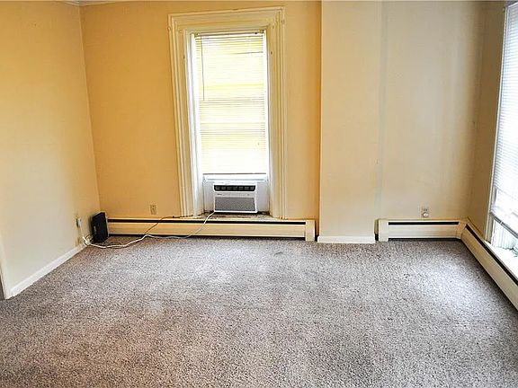 5th image of 106 Prospect St