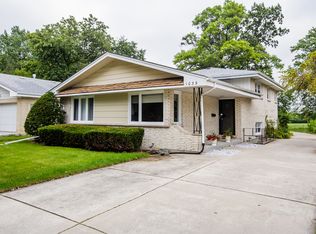 1039 S Sunset Ave, Elmhurst, IL 60126
