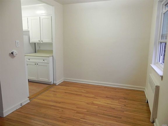2nd image of 15 Dolphin Grn APT C1j
