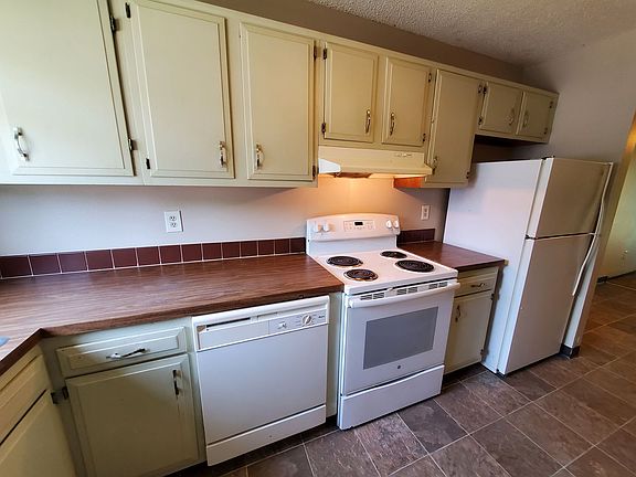 3rd image of 3006 SE 20th St