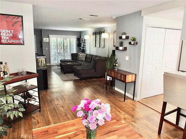 941 Elm Ave — Photo 14