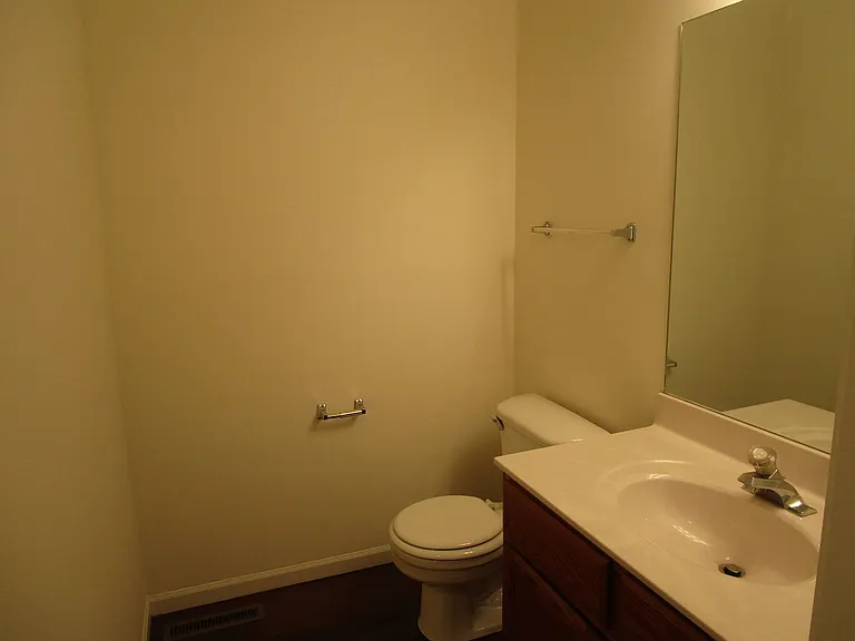 2409-2411 Northampton Dr. — Photo 15