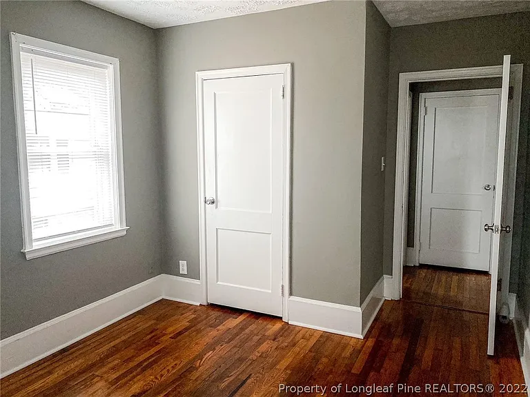 210 E 16th St #2 — Photo 8
