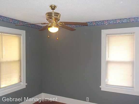5th image of 440 Buckingham Ave
