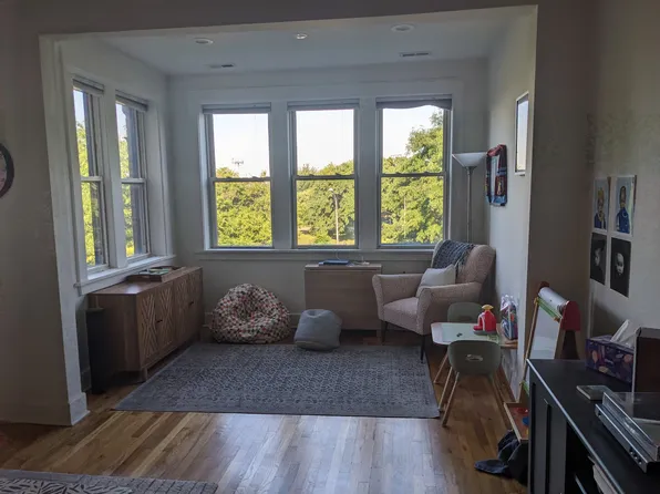 921 N Sacramento Blvd #3, Chicago, IL 60622