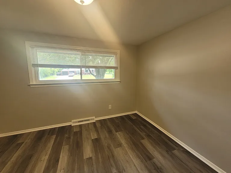 3281 Oak St #3281 — Photo 13