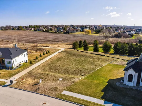 1826 Breckenridge St, Cedar Falls, IA 50613