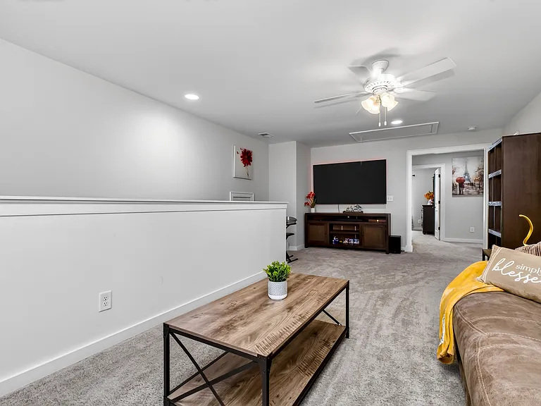 4040 Olivia Rd — Photo 38