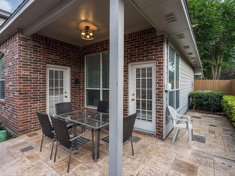 1211 Campton Ct — Photo 32