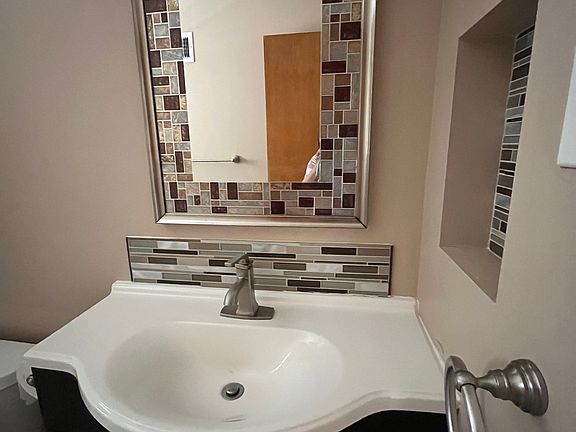 4th image of 7120 Amherst Ave #7120