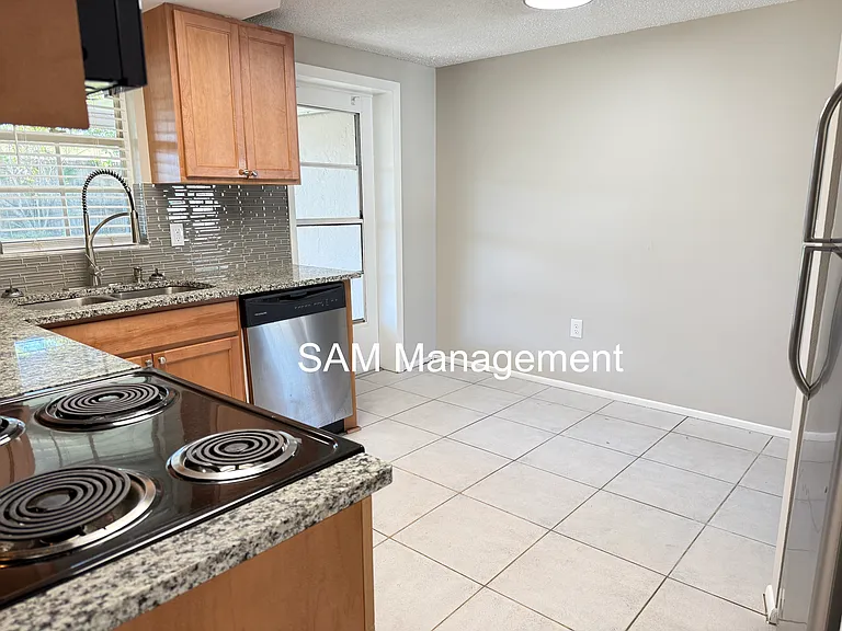 2830 Bucida Dr — Photo 10
