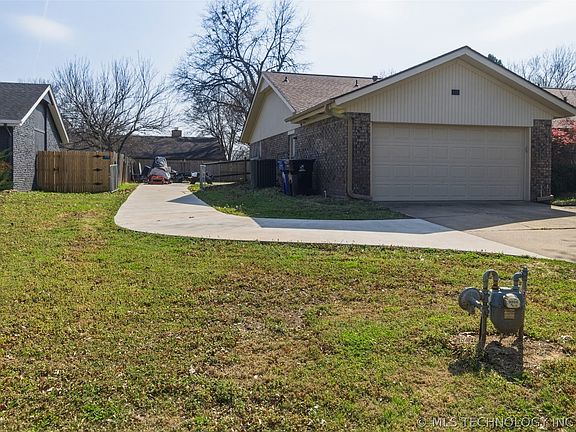 4th image of 543 Meadowood Dr