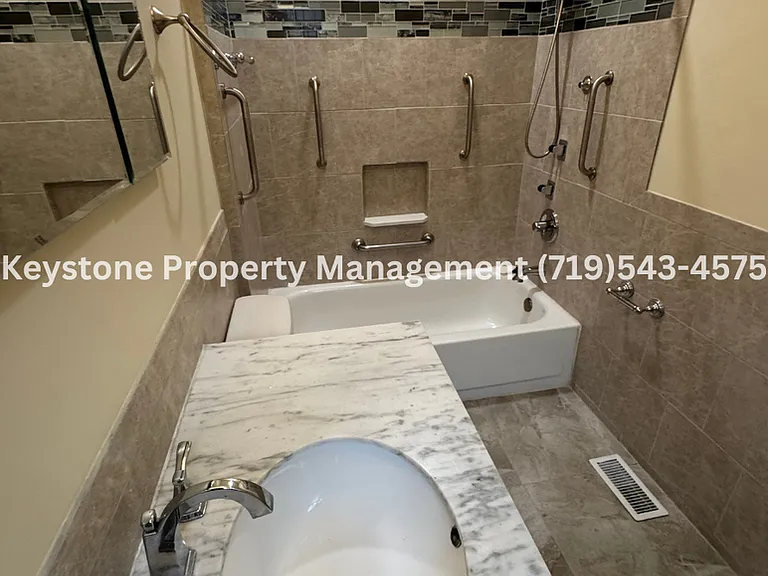 1410 Carteret Ave — Photo 15