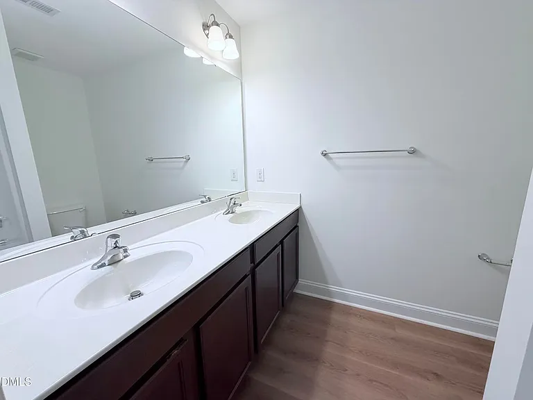 275 Michigan Ave — Photo 9
