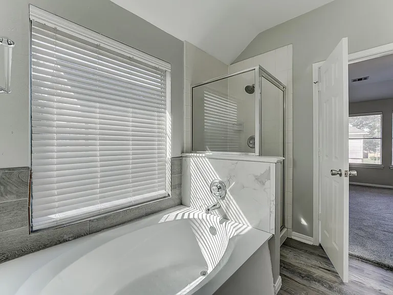 12415 Silversmine Dr — Photo 23