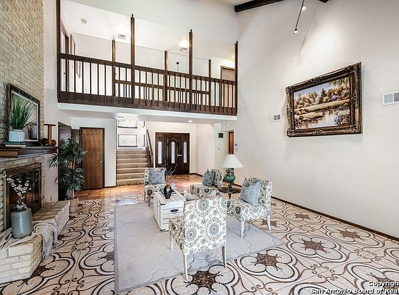 2nd image of 2815 Quail Oak St