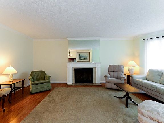 3rd image of 9880 Parsons Rd #9