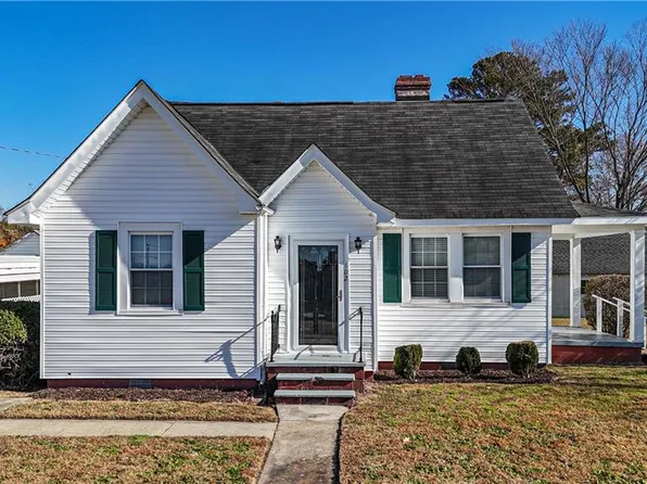 102 Jordan Dr, Smithfield, VA 23430