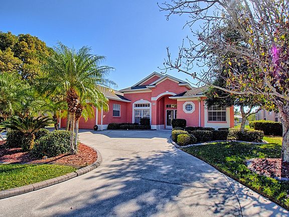 Circular driveway