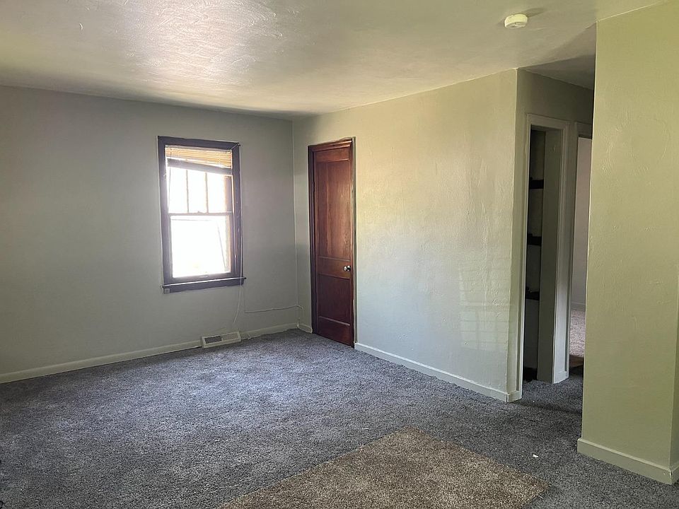 2nd image of 2657 Madison St