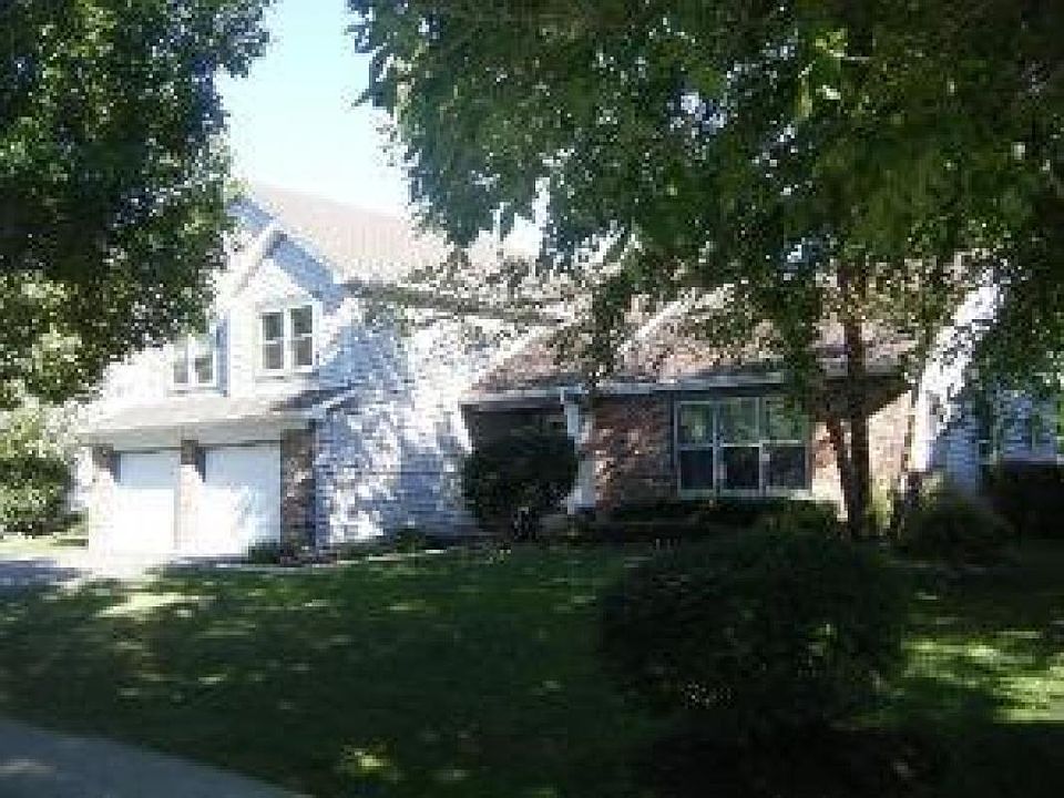 1st image of 1641 Crowfoot Cir N