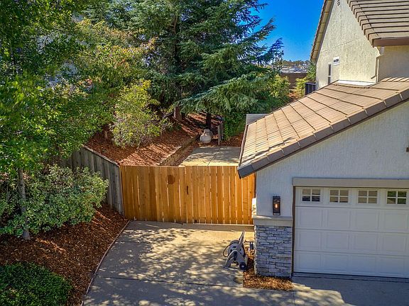 3rd image of 3008 Dorchester Way