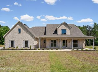 2916 Highwoods Dr, Byhalia, MS 38611