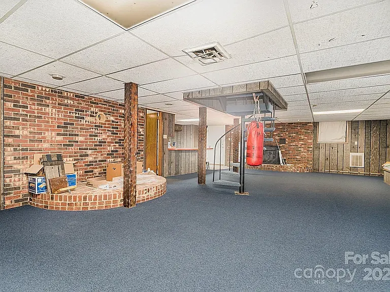 1 bed, 1400 sqft, $1,000 — Photo 4