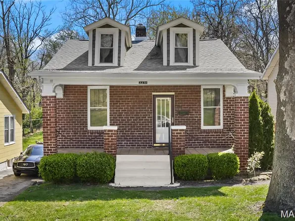 2230 Northbury Ln, Saint Louis, MO 63114