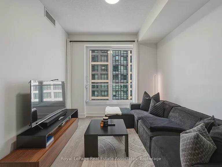 9 Mabelle Ave #3020 — Photo 8