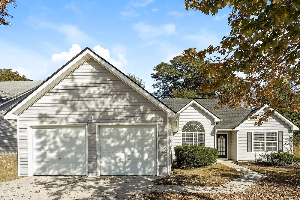 3 bed, 2.0 bath, 1567 sqft, $2,700 — Photo 1
