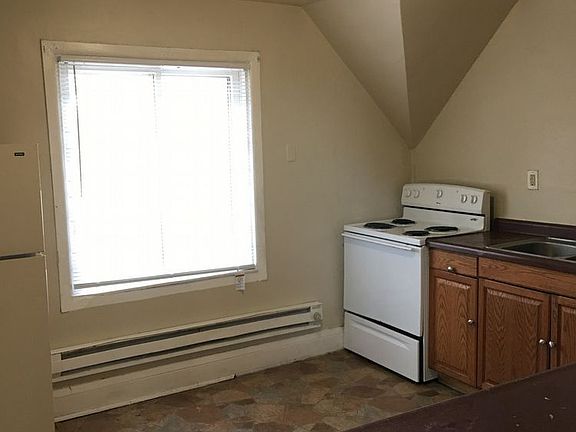 4th image of 1361 Barclay St APT 2