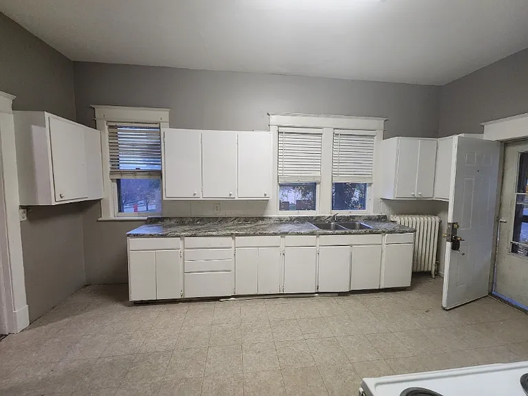 1056 3rd St E #2 — Photo 7