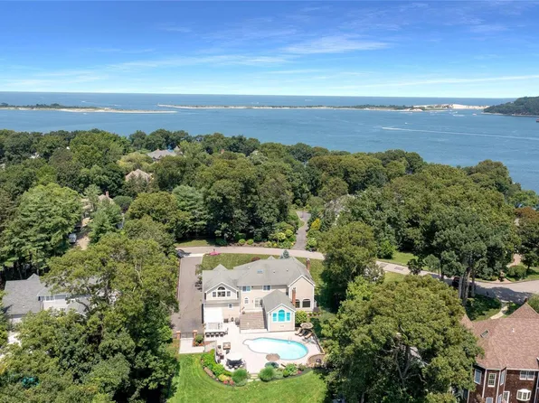 21 White Pine Lane, Setauket, NY 11733