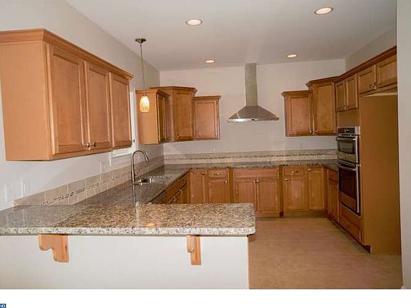 2nd image of 5 Grandview Dr