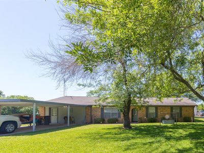 615 Holly Dr, Highlands, TX, 77562