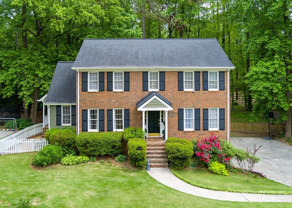1st image of 1466 Logan Cir