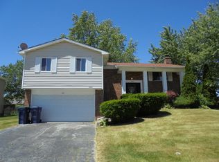 14 Oakview Rd, Matteson, IL 60443