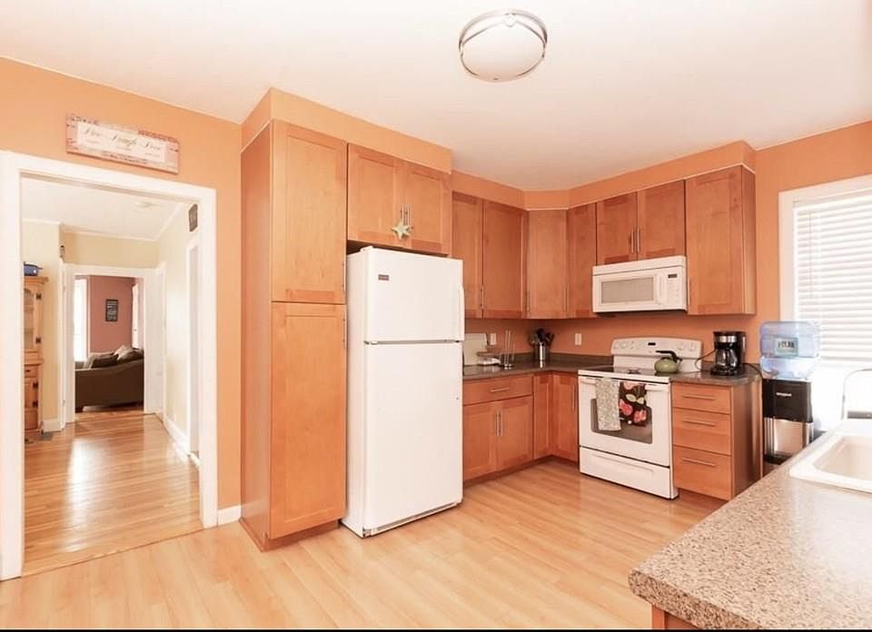 1st image of 10 Nursery St #2