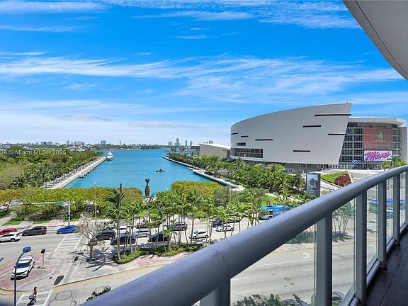 2nd image of 888 Biscayne Blvd APT 610